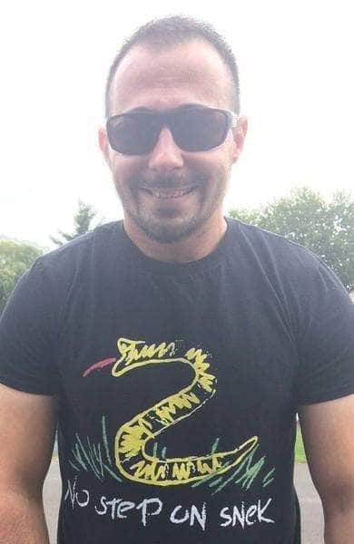 T-shirt No Step on Snek